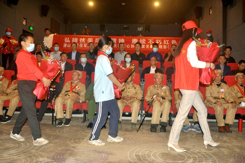 我市组织抗美援朝老兵观看电影《长津湖》(图7) 我市组织抗美援朝老兵观看电影《长津湖》(图7)