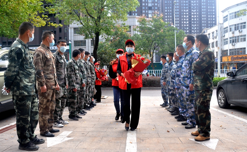 我市组织抗美援朝老兵观看电影《长津湖》(图5)