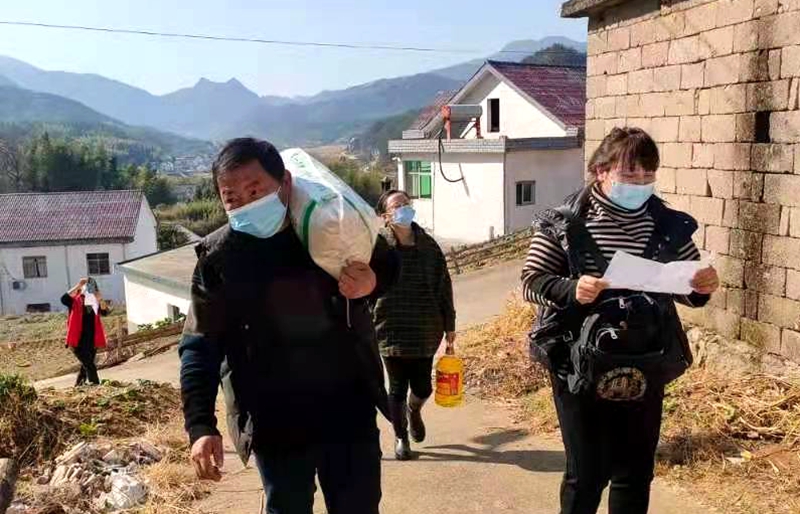 冬至送温暖,“暖冬行动”传递爱(图5) 冬至送温暖,“暖冬行动”传递爱(图5)